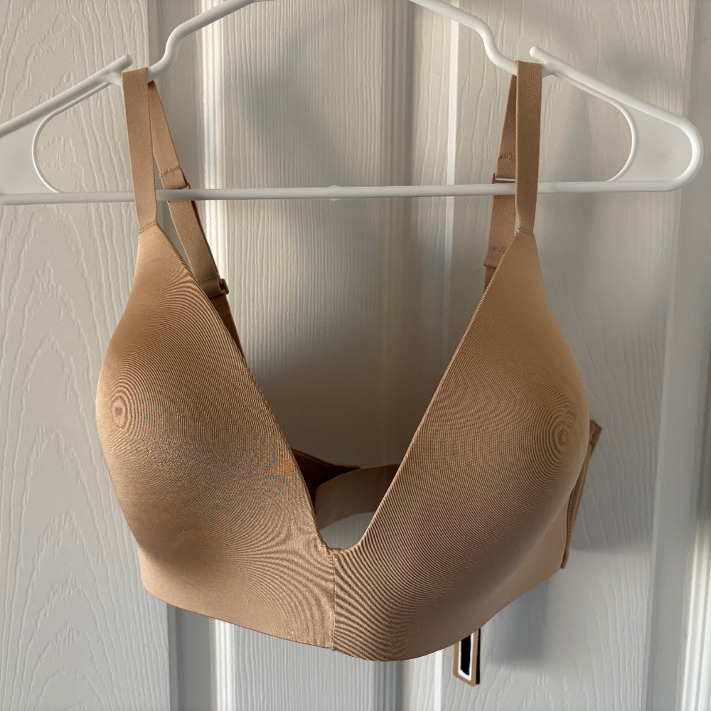 NWT - SKIMS Wireless T shirt Bra Size 36 DD - Clay